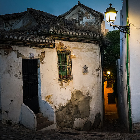 Casa en la noche,  Granada